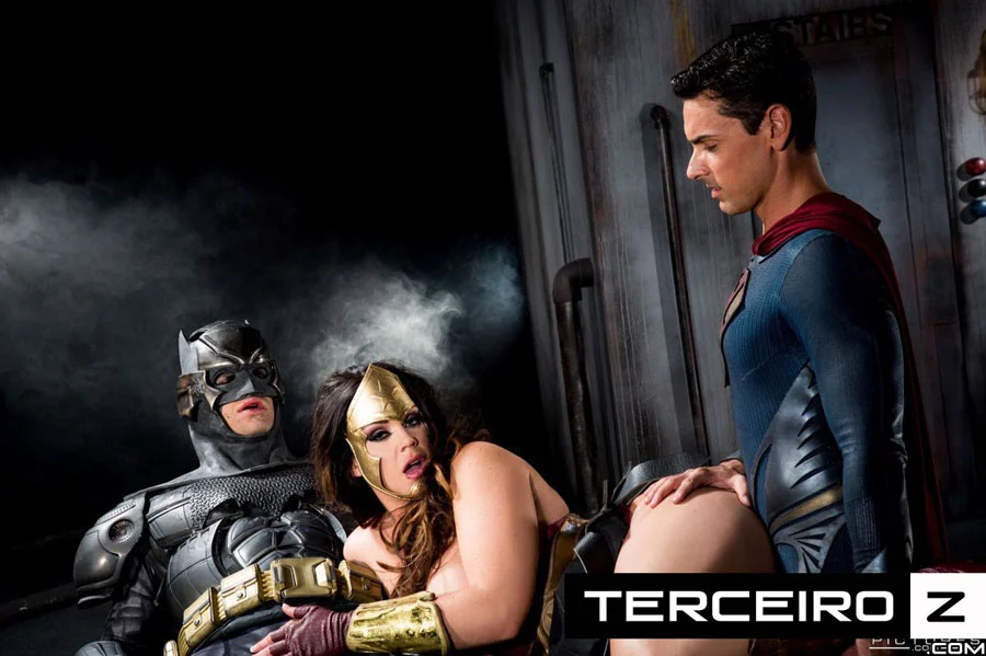 Cosplay pornô Mulher Maravilha dando pro Batman e Superman – Heróis Porno – Português do Brasil Cosplay pornô Mulher Maravilha dando pro Batman e Superman – Heróis Porno – Português do Brasil